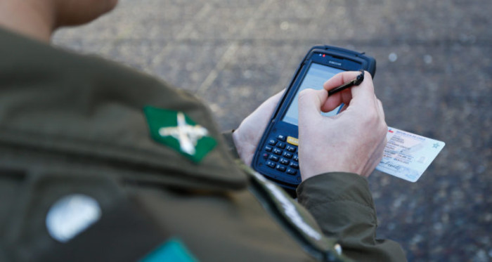 Polémica por proyecto de control de identidad a menores: podría aplicarse desde los 14 años