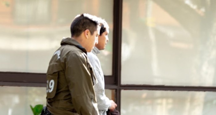 Hombre fue captado grabando bajo falda de mujer en Puerto Montt: aseguró estar 