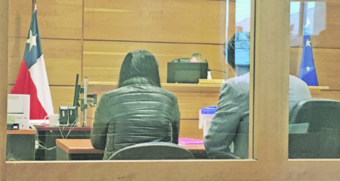 Mujer es acusada de abusar sexualmente de su hijo de once años: habría llegado ebria a su casa