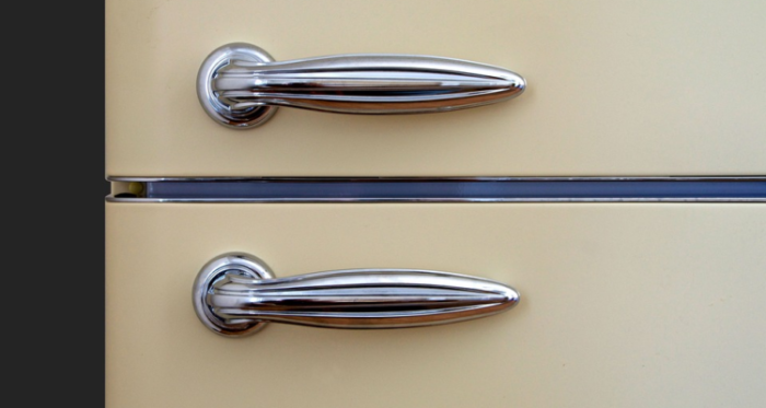 ¿Amigo? lo invitó a su fiesta, le robó y se ocultó en refrigerador para evitar a Carabineros