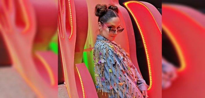 El look con el que Kel Calderón literalmente brilló en Lollapalooza: sus accesorios incluían luces