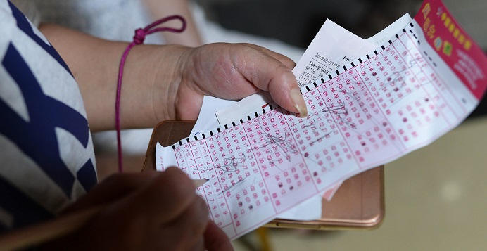 Se ganaron la lotería pero no podrán cobrar dinero: habrían usado tarjeta robada para comprar boleto