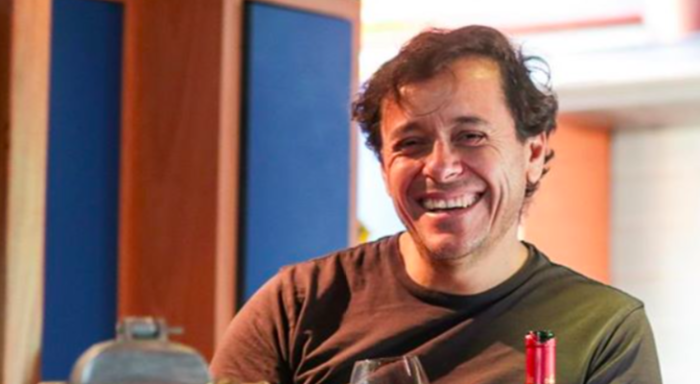 Álvaro Morales se suma a nueva nocturna de Canal 13: su rol se relacionará con la protagonista