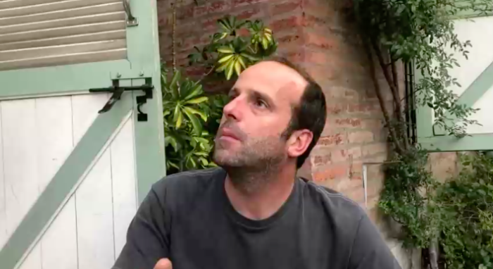 Stefan Kramer bromeó con la polémica salida de Arturo Longton en 'Podemos hablar'