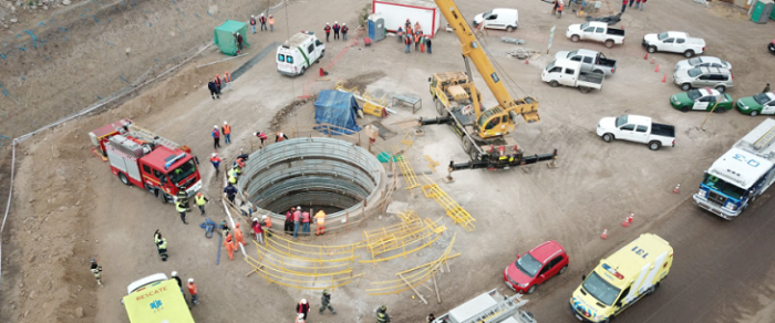 Hombre murió tras caer en un pozo en Pirque: trabajaba en construcción de estanques de agua