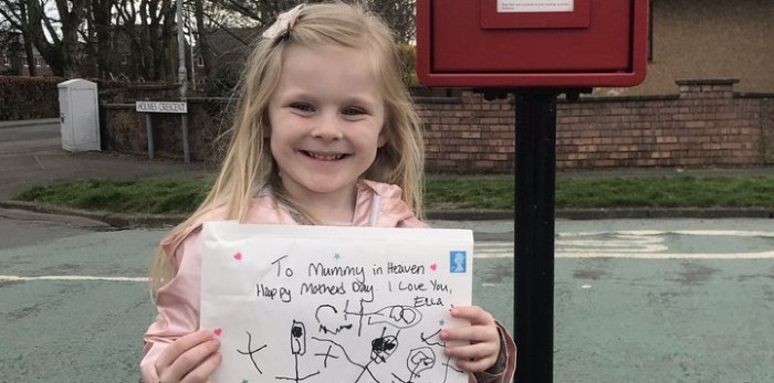 Niña que le envió carta a su madre que está en el cielo recibió bella respuesta que se volvió viral