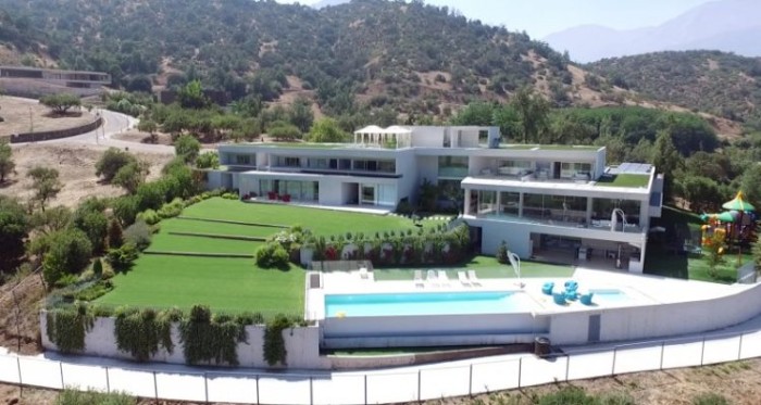 'Mega ofertón' de Marcelo Ríos: vende su mansión en Lo Barnechea con descuento de mil millones