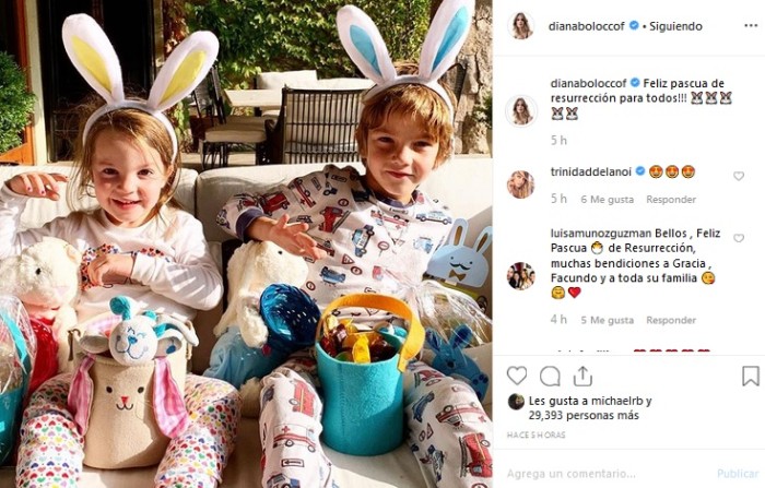Diana Bolocco comaprtió adorable postal de sus hijos poando por la pascua del conejiro