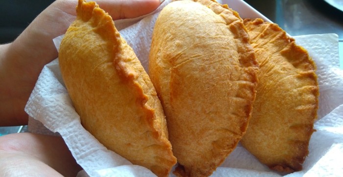Cliente encontró diente humano en empanada de conocido local de comida en Temuco: lo mostró en redes