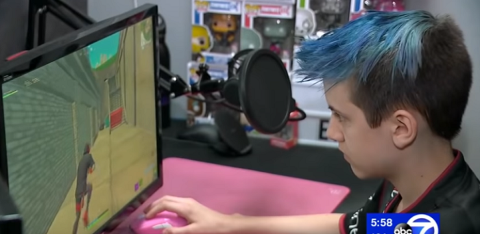 Joven abandonó el colegio para jugar Fortnite 18 horas al día: ahora gana 200 mil dólares al año