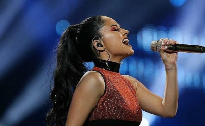 Becky G reveló el íntimo significado de su nuevo anillo de diamantes: 