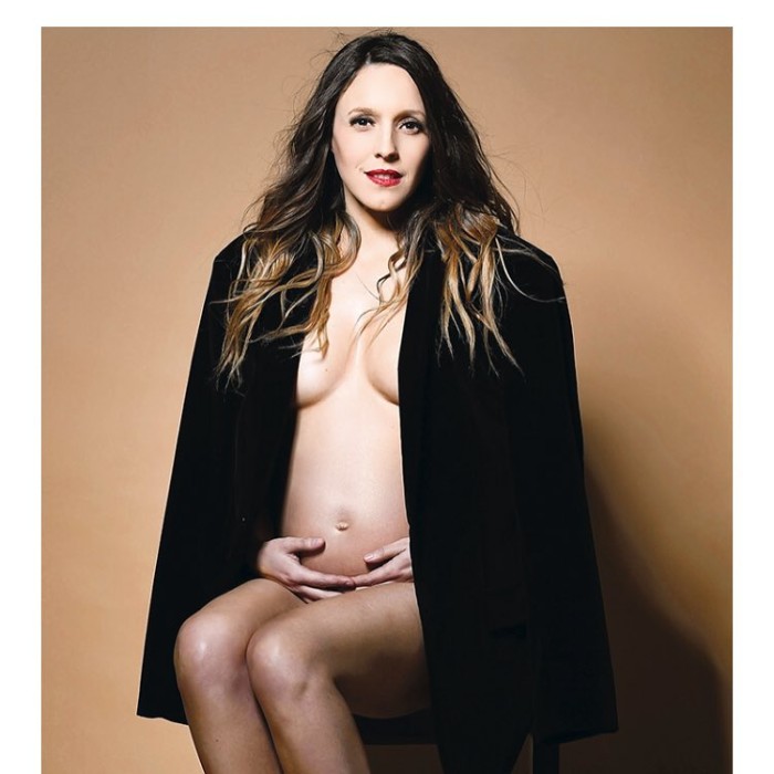 Maly Jorquiera posó desnuda para mostrar su embarazo