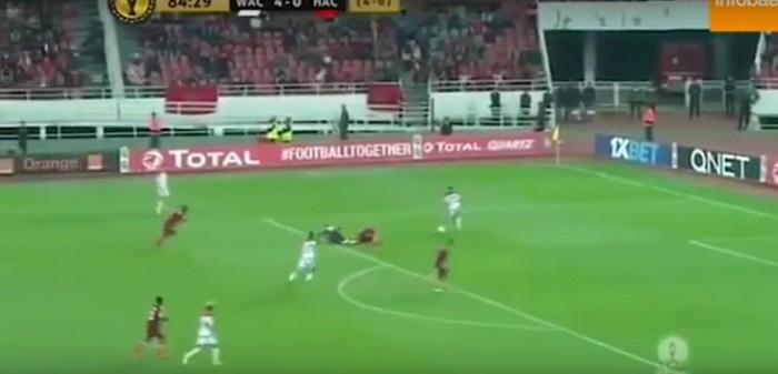 Escalofriante: doble fractura de pierna de mundialista senegalés da la vuelta al mundo