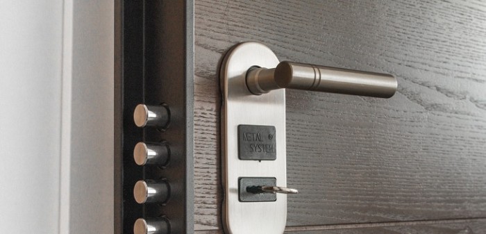 Descubre cómo salir de manera segura en Semana Santa y evitar robos en tu hogar