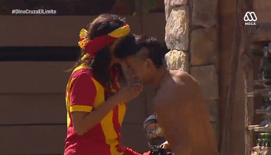 Agresión de Dino a Aída