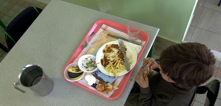 mijer fue despedida de comedor escolar por dar comida a estudiante sin dinero