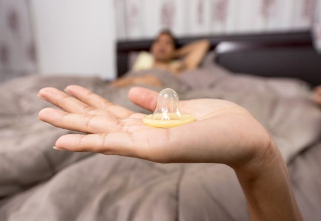 preservativo España condena relaciones sexuales