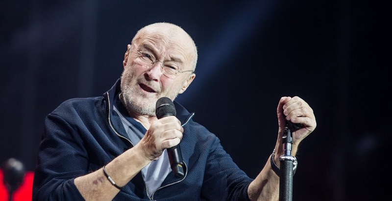 Imágenes de Phil Collins en silla de ruedas desató la preocupación de sus fanáticos