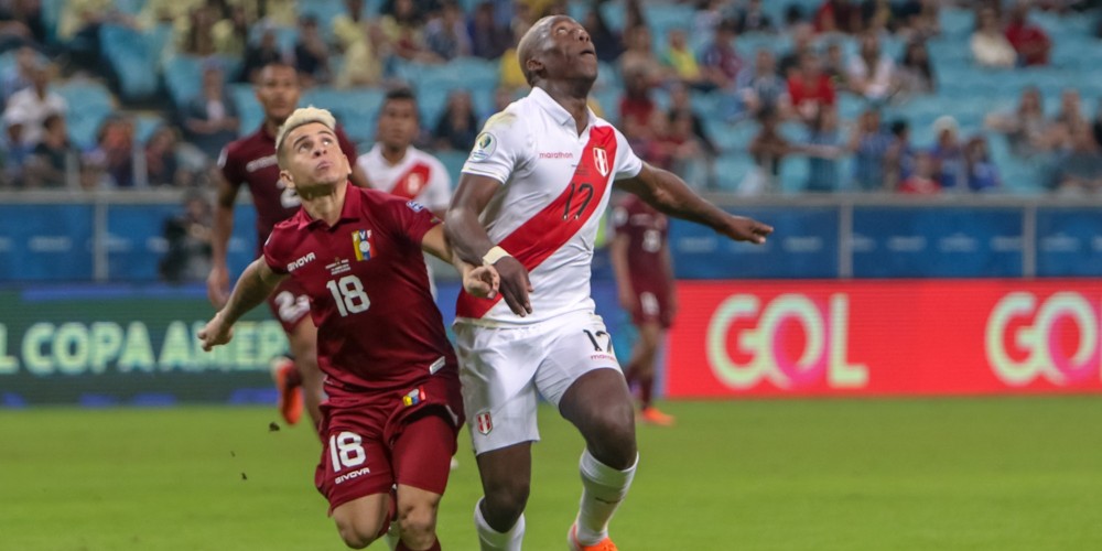 Desagradable sonido de comentarista de Canal 13 partido Perú Venezuela Copa América