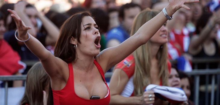 Larissa Riquelme genera alboroto en la tribuna de Copa América