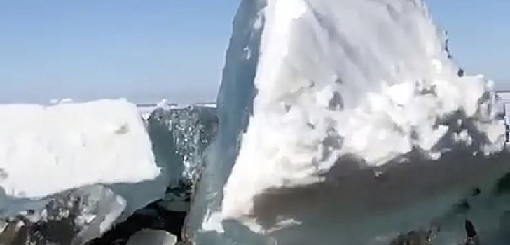 Tsunami de hielo en Rusia