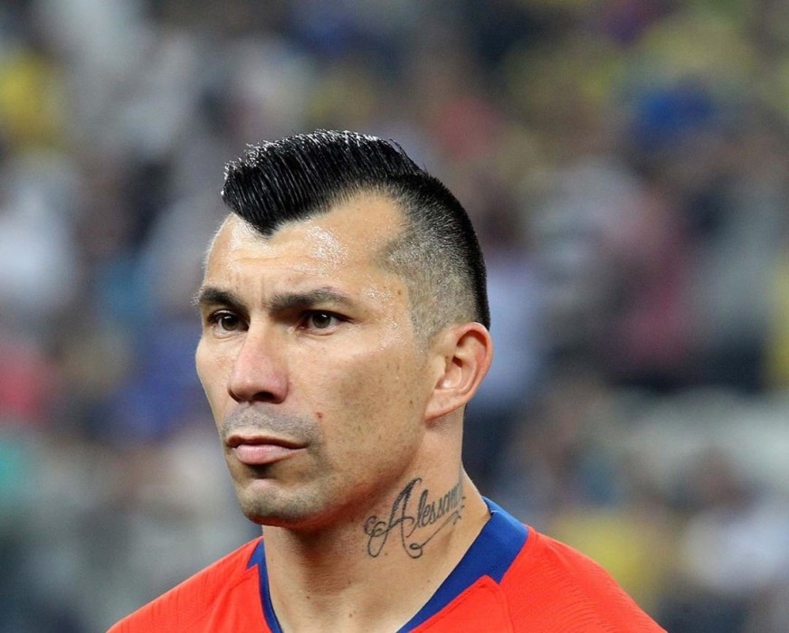 Gary Medel se cuadró con los profesores: 