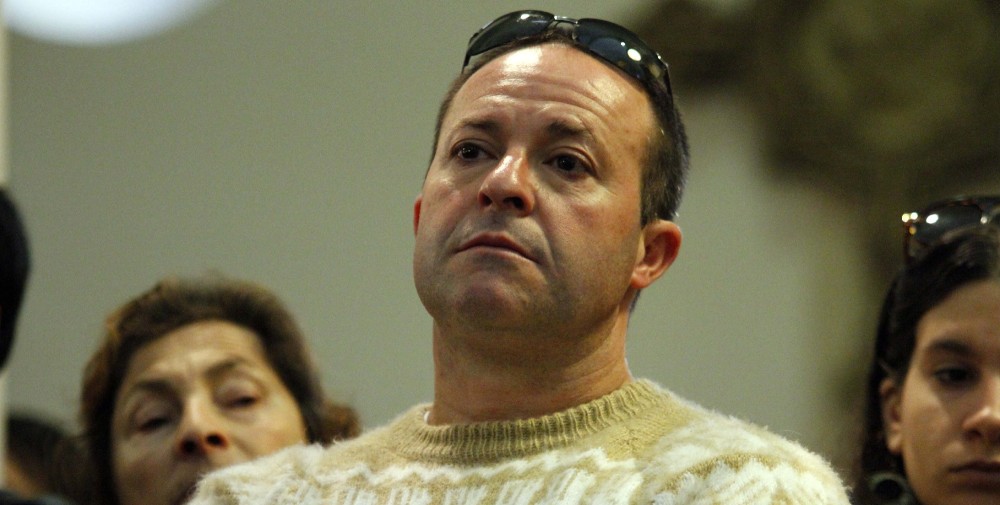 Intérprete de 'Guru Guru' Claudio Moreno sufrió violento asalto: lo golpearon y le robaron su auto