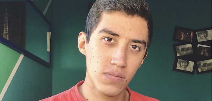 Joven chileno de 21 años necesita encontrar a su 'gemelo genético' para salvar su vida