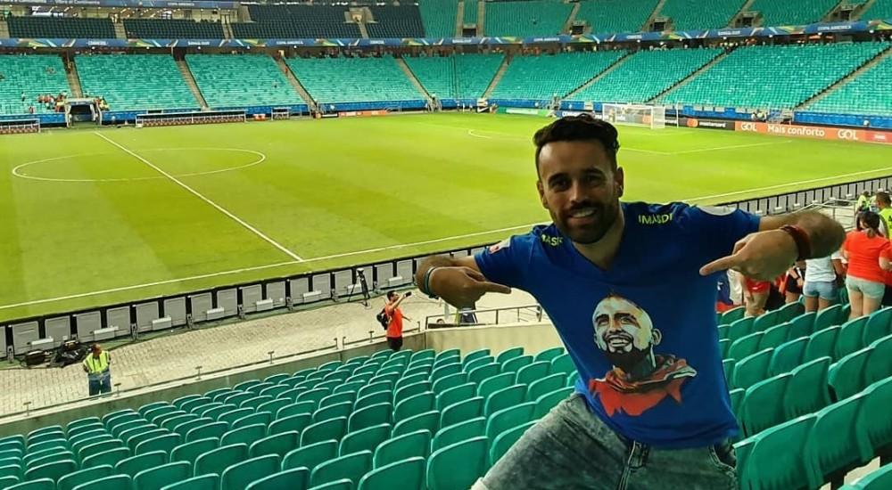 Chileno protagonista de viral en Copa América vuelve a Brasil pero con auspiciadores