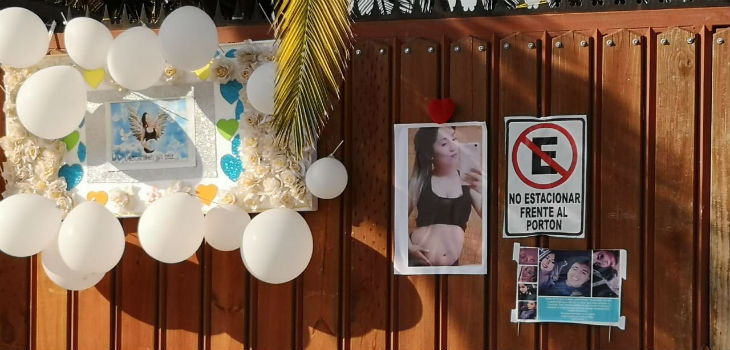 Vecinos y familia realizan homenaje en casa de Fernanda Maciel