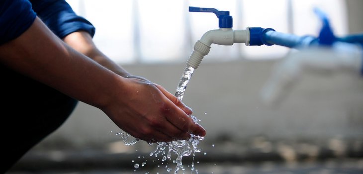 Gobierno confirma que "a más tardar a mediodía" de este miércoles volverá el agua potable en Osorno