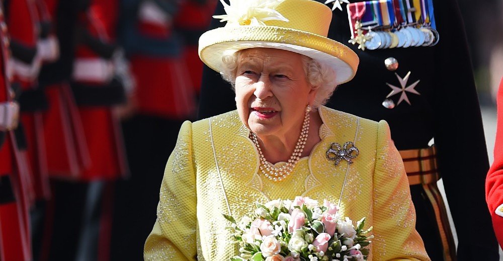 La situación que más le disgusta a la reina Isabel y que a veces no puede evitar: exceso de guardias