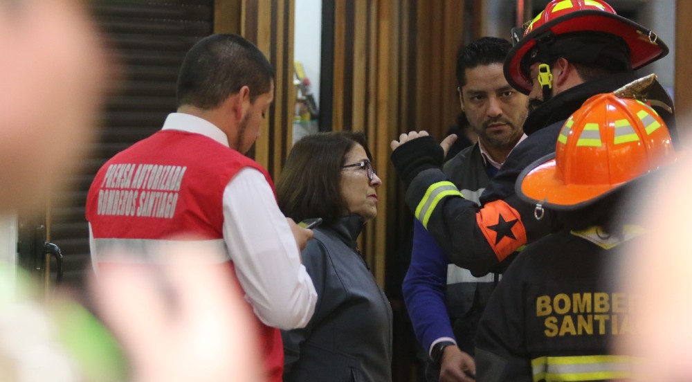 Dos ascensores cayeron desde séptimo piso en el centro de Santiago