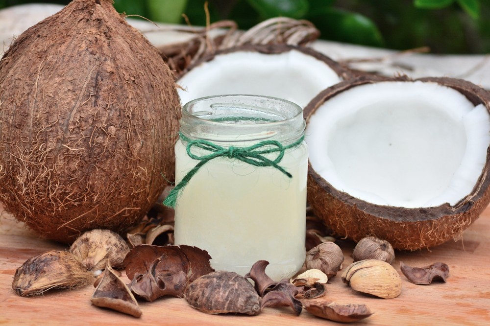 ¿El aceite de coco es tan saludable como parece? Expertos despejan dudas