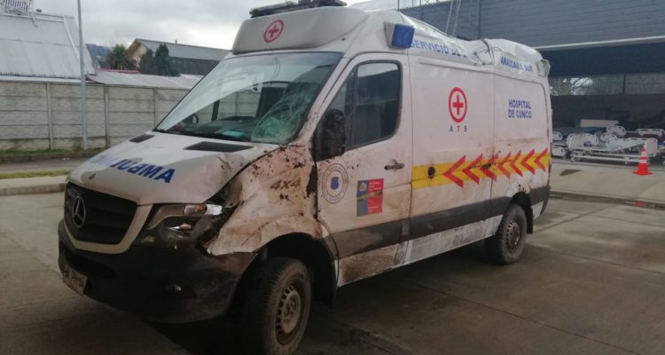 Joven en estado de ebriedad roba ambulancia en hospital de cunco