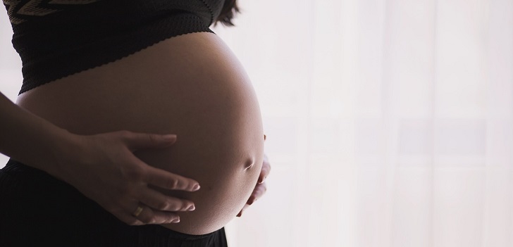 Alimentación durante el embarazo: especialista explica lo que debes comer y lo que no