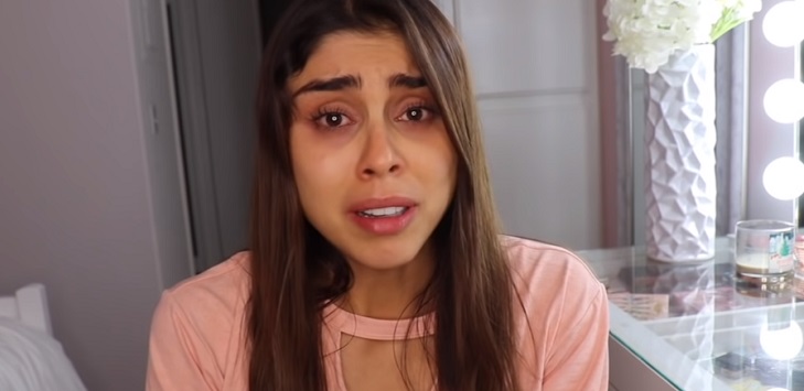 Famosa youtuber se retira de las redes sociales para superar depresión: tiene trastornos alimenticios