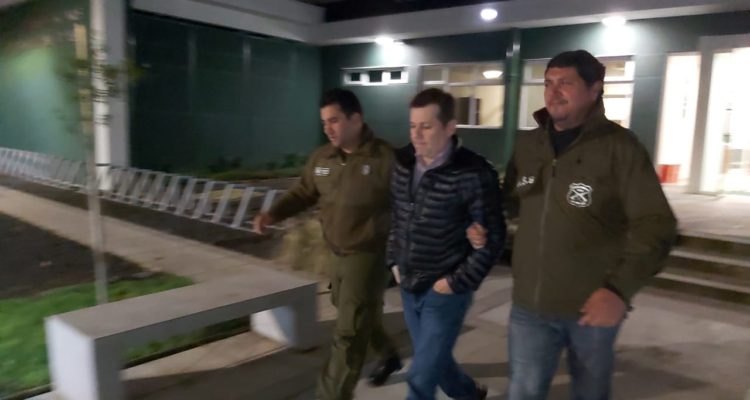 Tras fatal accidente: Carabineros detuvo a dueño de Línea Azul por presunta adulteración de patentes