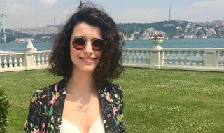 actriz de fatmagul en su infancia