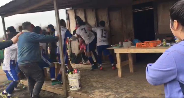 Captan brutal pelea en fútbol amaetur de San Pedro de la Paz: varios jugadores quedaron lesionados