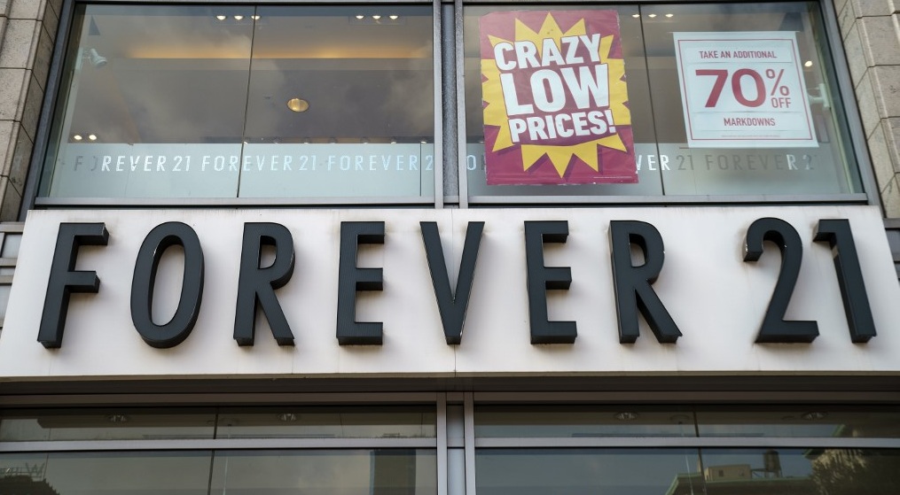 Tienda Forever 21 se declara en quiebra y anuncia el cierre de 350 locales en todo el mundo