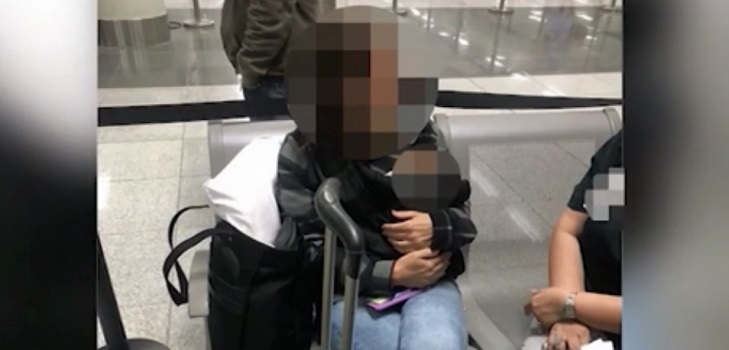 Pillan a mujer intentando abordar un avión con un bebé: iba en el equipaje de cabina