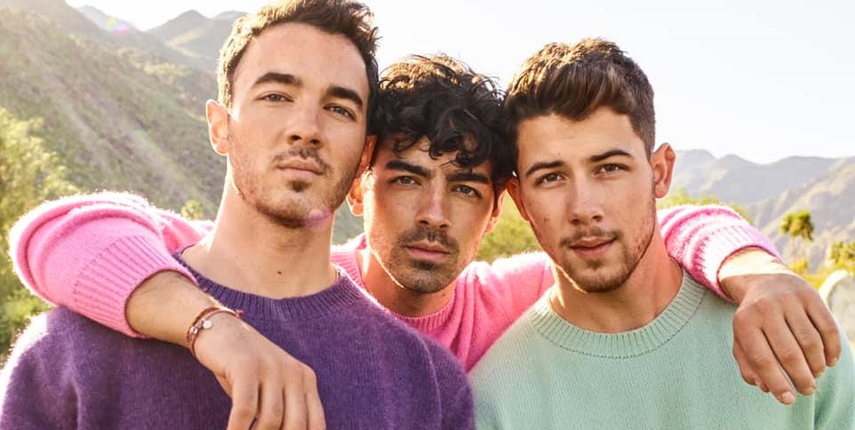 Jonas Brothers sorprenden a fanatica con visita a hospital