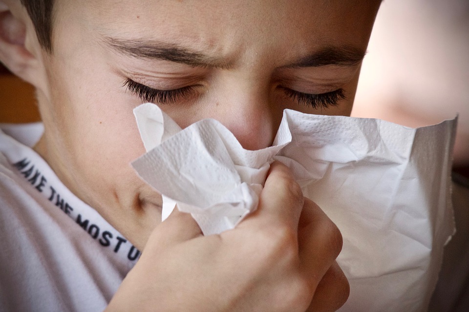 Sobrevive esta primavera: otorrino ex‎plica cómo puedes combatir las alergias sin cometer errores