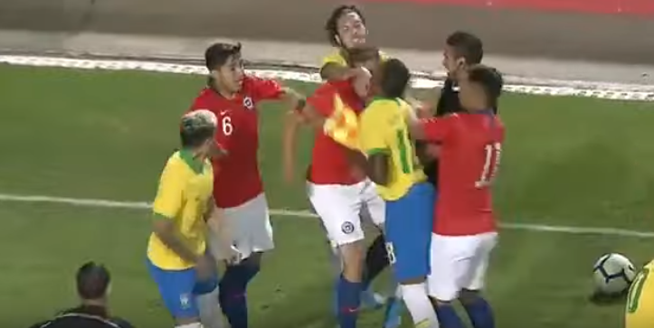 La 'Roja' y Brasil se pelearon en partido sub23 que no tuvo nada de amistoso
