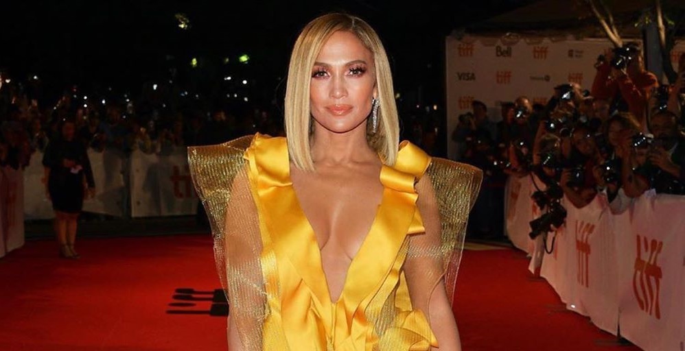 Jennifer Lopez vivió incómodo momento en Festival de Toronto: animalistas la funaron por usar pieles