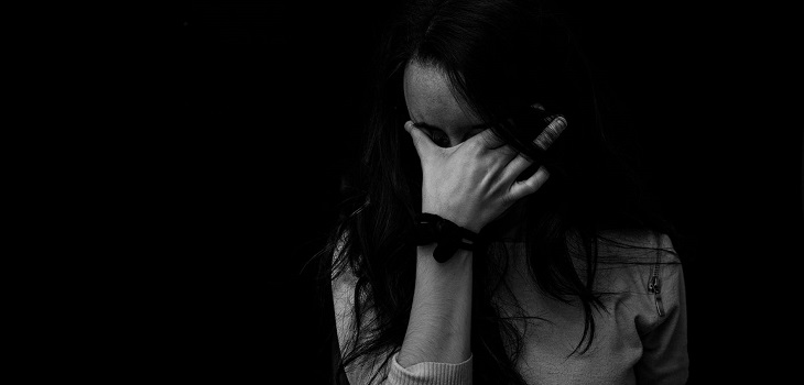 Mujer creyó perder la memoria por un accidente: no sabía que su exnovio le disparó en la cabeza