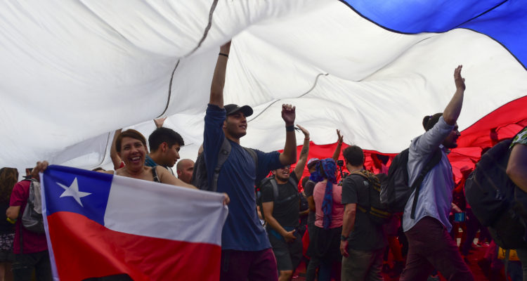 Estados Unidos acusa que hay "cuentas falsas" de Rusia agitando las protestas en Chile