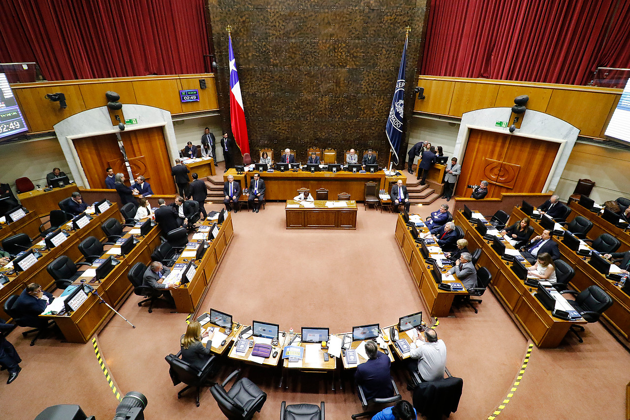 Senado aprobó de manera unánime proyecto de ley que congelará tarifas de Metro