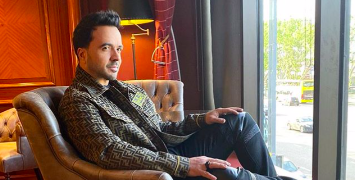 Luis Fonsi no quedó ajeno a las manifestaciones en Chile y envió mensaje de apoyo